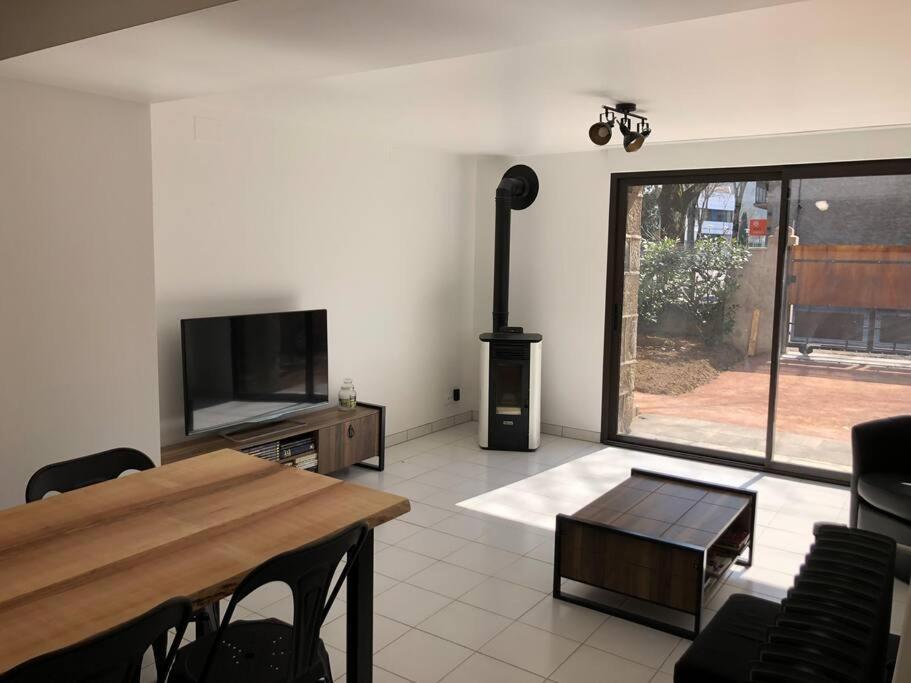Chez Sophie Et Gege. Maison De Ville, Deux Chambres, De Plain-Pied 菲雅克 外观 照片